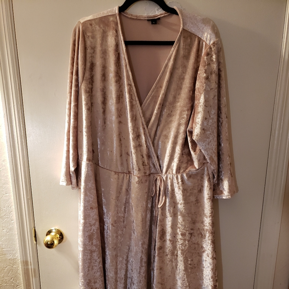 Light pink Velvet dress Size 3